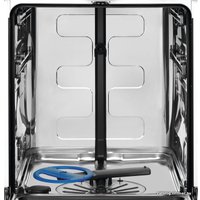 Встраиваемая посудомоечная машина Electrolux ETM48320L