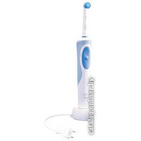 Электрическая зубная щетка Oral-B Vitality Sensitive Clean (D12.513S)