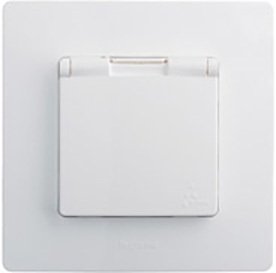 Розетка Legrand Etika 6 722 32 (белый)