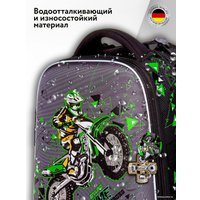 Школьный рюкзак Hummingbird T122