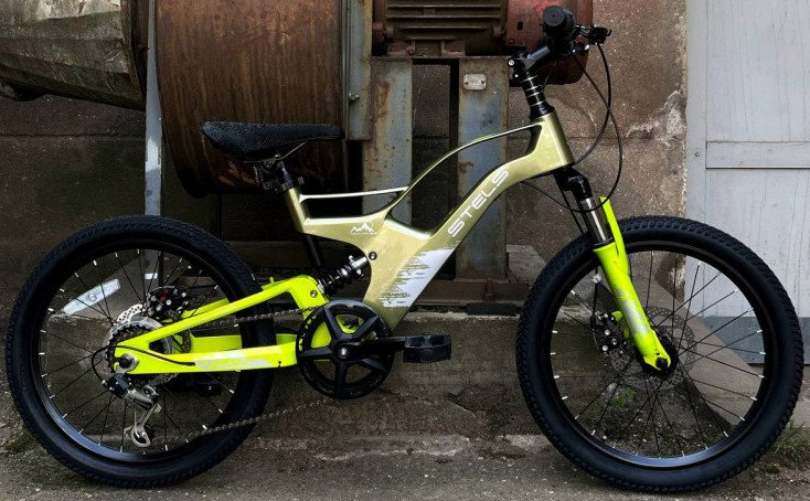 

Детский велосипед Stels Leader 250 MD 2024 (хаки)