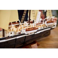 Конструктор LEGO Icons 10335 Выносливость