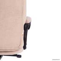 Офисное кресло TetChair Boss Lux (флок, бежевый/бежевый перфорированный)