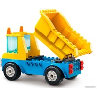 Конструктор LEGO City 60391 Строительные машины и кран с шаром для сноса