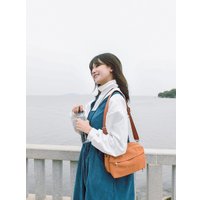 Сумка через плечо Qminica EMB-004C