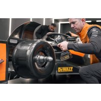  DeWalt DCK200MM2T (шуруповерт, винтоверт, 2 АКБ, кейс)