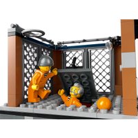 Конструктор LEGO City 60419 Полицейская тюрьма на острове