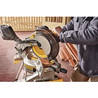 Торцовочная пила DeWalt DWS713