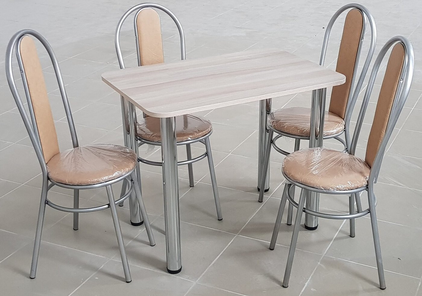 

Обеденная группа Табуретоф стол и 4 стула (Капучино/Серебро, ст. 90x60 см, Бежевый)