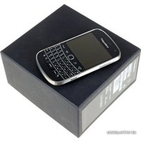 Телефон BlackBerry Bold 9900