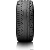 Летние шины Kormoran UHP 225/55R17 101W