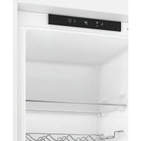 Однокамерный холодильник Hotpoint HBDR 18I