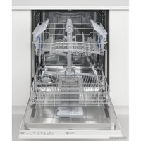 Встраиваемая посудомоечная машина Indesit DIE 2B19 A