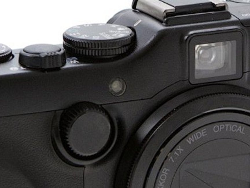 Эргономика 2.0: обзор просьюмерской камеры Nikon Coolpix P7100