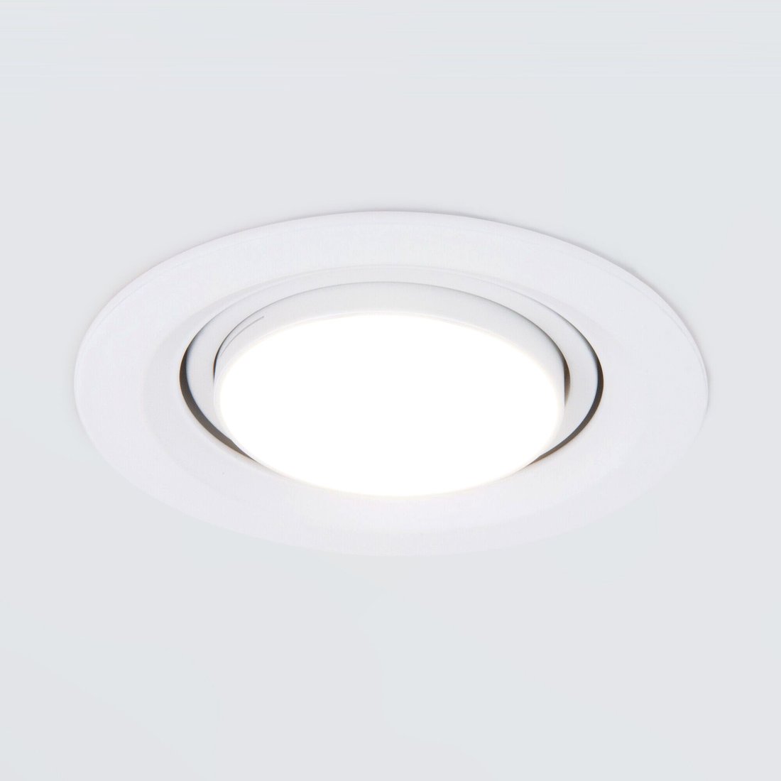 

Точечный светильник Elektrostandard 9920 LED 15W 3000K (белый)