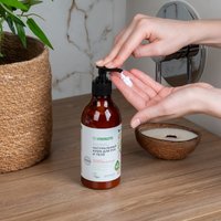  Synergetic Крем для рук и тела Сандал и ягоды можжевельника 380 мл