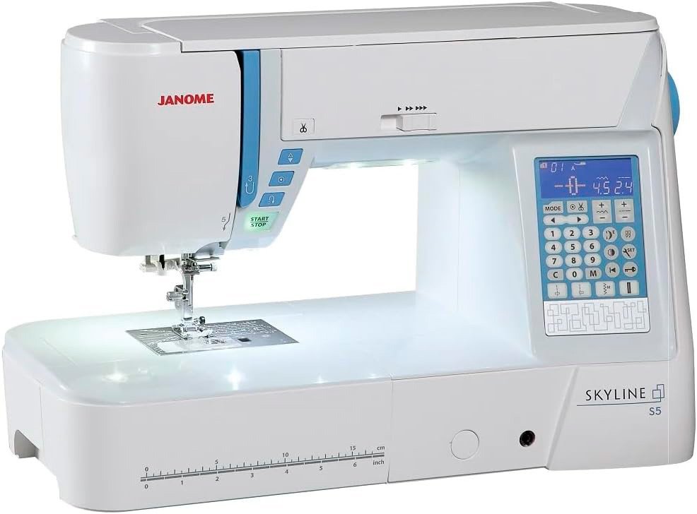 Компьютерная швейная машина Janome Skyline S5