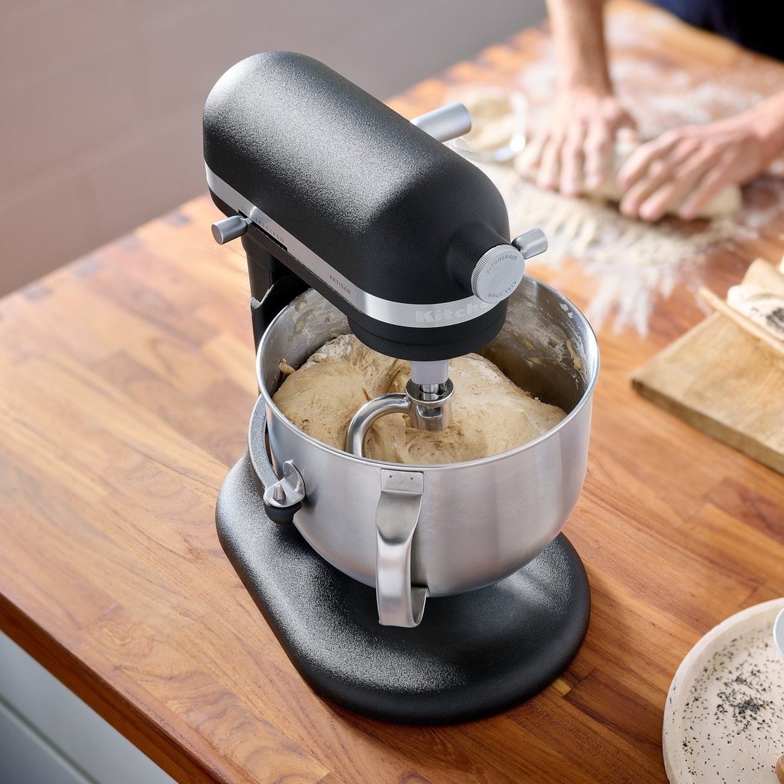 

Кухонная машина KitchenAid Artisan 5KSM70SHXEBK