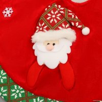 Коврик под елку Зимнее волшебство Дед Мороз у елки 6938941 (красный/зеленый)