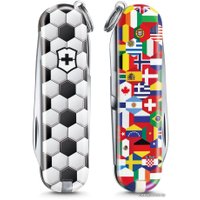 Мультитул Victorinox Classic Limited Edition 2020 World of Soccer 0.6223.L2007