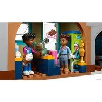 Конструктор LEGO Friends 41756 Каникулы: Лыжная трасса и кафе