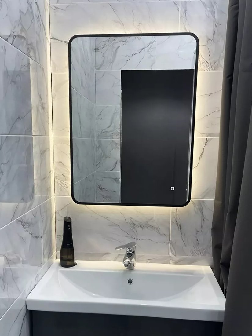 Зеркало с подсветкой  EMZE 60x80 LED.UV.SMART.60.80.CHE.4K (черный с УФ-окантовкой и подсветкой)