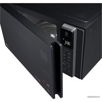 Микроволновая печь LG MB65W95DIS