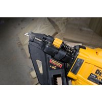 Гвоздезабиватель DeWalt DCN693N (без АКБ)