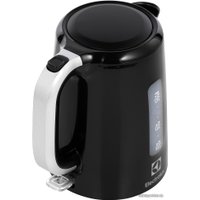 Электрический чайник Electrolux EEWA3300