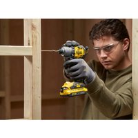 Винтоверт Stanley SFMCF830D2K (с 2-мя АКБ, кейс)