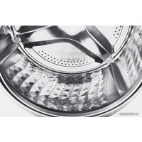 Стирально-сушильная машина Samsung WD80K52E0AW/LP