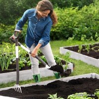 Лопата штыковая остроконечная Fiskars Light 1019605