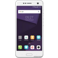 Телефон ZTE Blade V8 32GB Gold