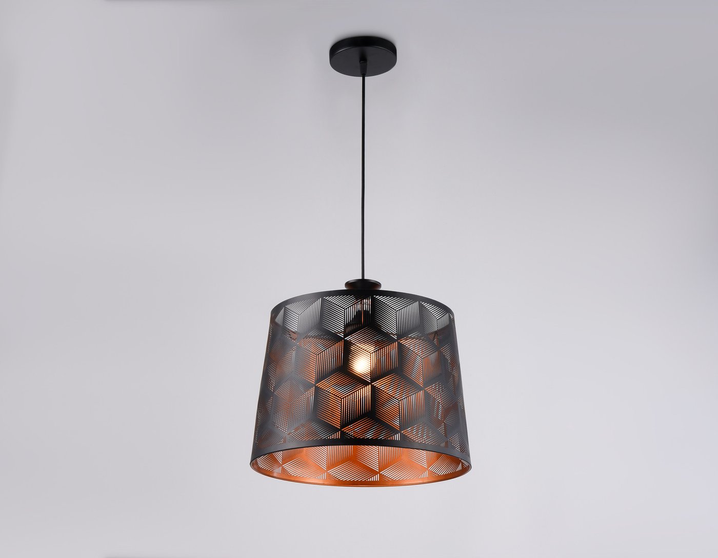 

Подвесная люстра Ambrella light Traditional TR8439 BK (черный)
