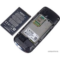 Кнопочный телефон Nokia Asha 300