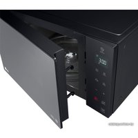Микроволновая печь LG MW25R95GIR