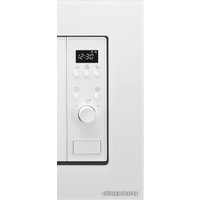 Микроволновая печь Electrolux LMS2173EMW