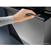 Электрический духовой шкаф Electrolux SteamBoost 800 EOB8S39WZ