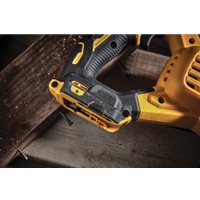 Сабельная пила DeWalt DCS386T1 (с 2-мя АКБ, кейс)