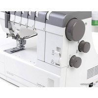 Распошивальная машина Janome CoverPro 3000 Professional