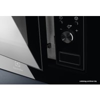 Микроволновая печь Electrolux LMS2203EMK