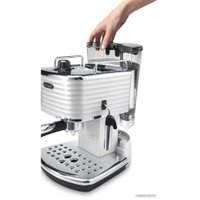 Рожковая кофеварка DeLonghi Scultura ECZ 351.W