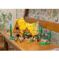 Конструктор LEGO Disney 43242 Домик Белоснежки и семи гномов