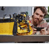 Конструктор LEGO Technic 42131 Бульдозер Cat D11 на пульте управления