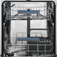 Встраиваемая посудомоечная машина Electrolux EES47300IX