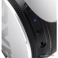 Наушники AKG Y50BT [Y50BTSLV]