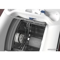 Стиральная машина с вертикальной загрузкой Electrolux SensiCare 600 EW6TN3272