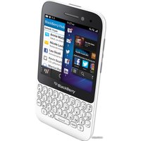 Телефон BlackBerry Q5