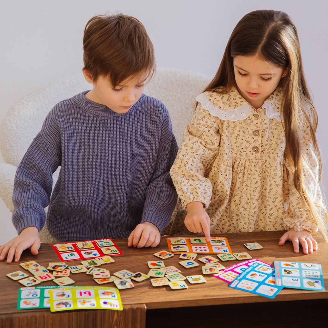 

Развивающая игра Alatoys Лото Буквы-цифры ЛТ02 ПФ