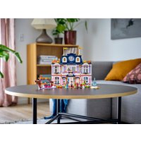 Конструктор LEGO Friends 41684 Гранд-отель Хартлейк Сити